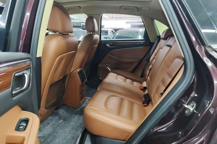 Used Zotye SR9 2017 2.0T Manual "Ultimate Heart" Edition Left Rear Seat