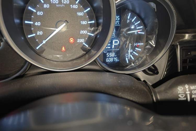 Used Zotye SR9 2017 2.0T Automatic Ultimate Dream Edition Odometer Close Up