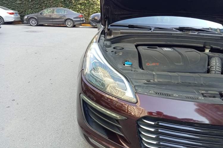 Used Zotye SR9 2017 2.0T Automatic Ultimate Road Edition Right Front Headlight