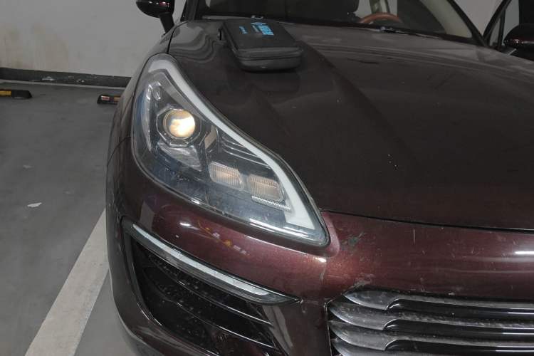 Used Zotye SR9 2017 2.0T Automatic Ultimate Dream Edition Right Front Headlight