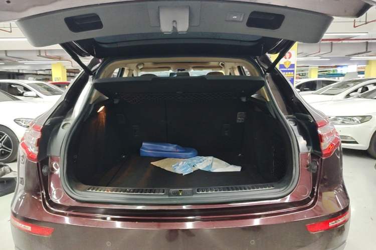 Used Zotye SR9 2017 2.0T Manual "Ultimate Heart" Edition Trunk