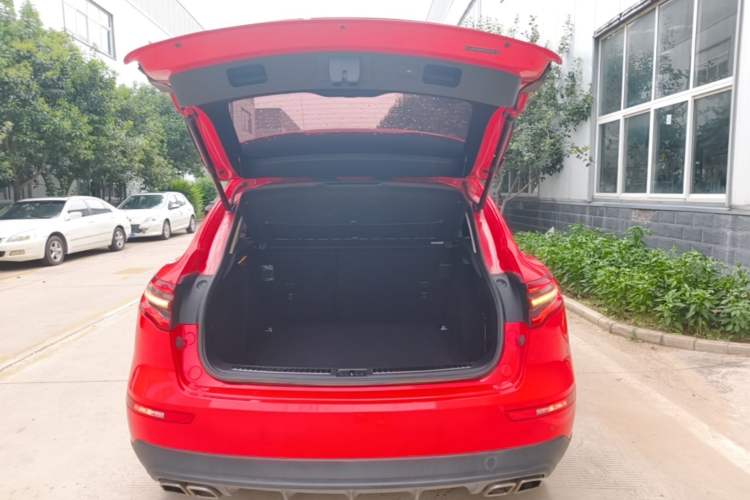Used Zotye SR9 2017 2.0T Manual "Ultimate Heart" Edition Trunk