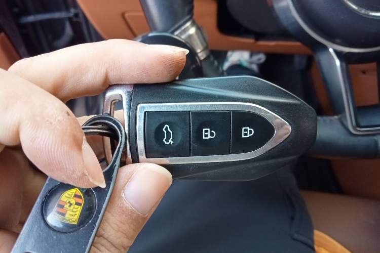 Used Zotye SR9 2017 2.0T Automatic Ultimate Road Edition Vehicle Key
