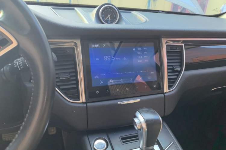 Used Zotye SR9 2017 2.0T Automatic Ultimate Dream Edition Audio And AC Panel