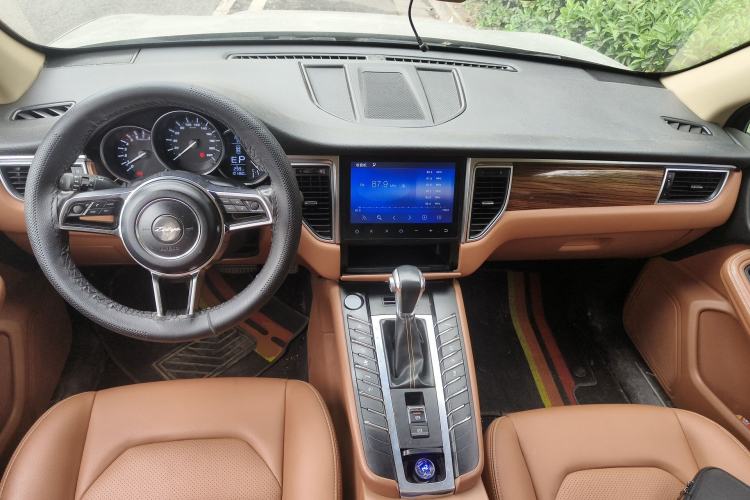 Used Zotye SR9 2017 2.0T Automatic Ultimate Light Edition Center Console