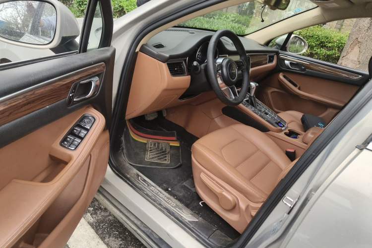 Used Zotye SR9 2017 2.0T Automatic Ultimate Light Edition Driver Seat