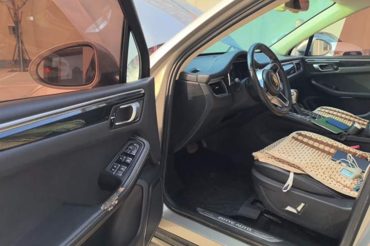 Used Zotye SR9 2017 2.0T Automatic Ultimate Dream Edition Driver Seat