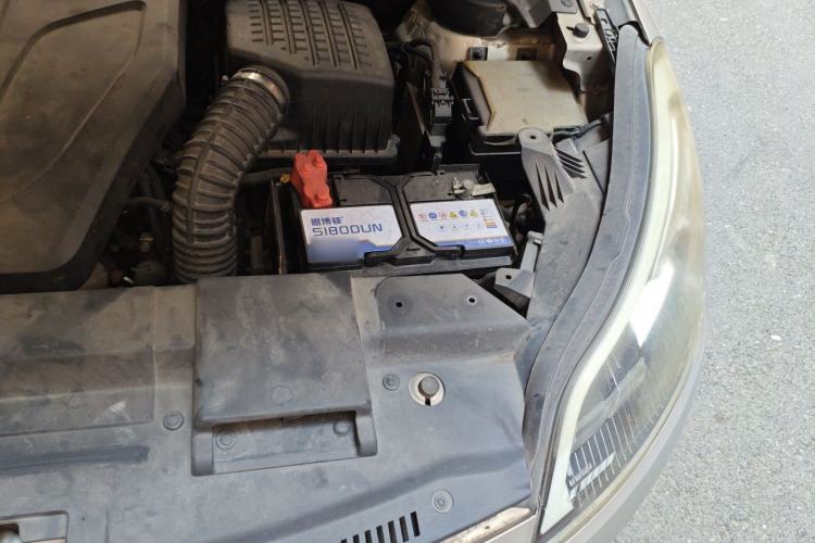 Used Zotye SR9 2017 2.0T Automatic Ultimate Edition Engine Bay Left