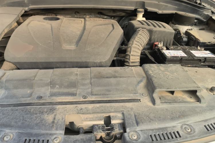Used Zotye SR9 2017 2.0T Automatic Ultimate Dream Edition Engine Bay