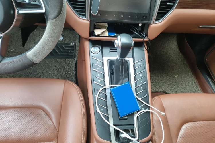 Used Zotye SR9 2017 2.0T Automatic Ultimate Edition Gear Lever