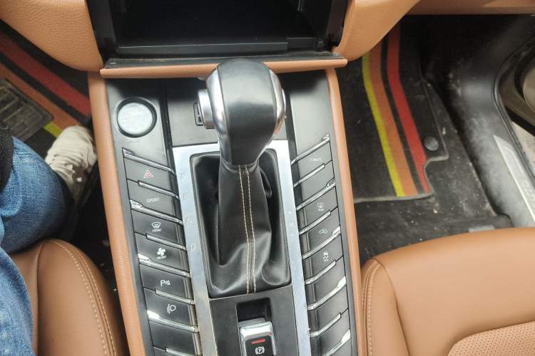 Used Zotye SR9 2017 2.0T Automatic Ultimate Light Edition Gear Lever