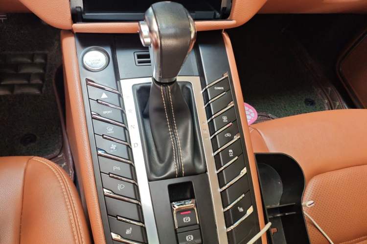 Used Zotye SR9 2017 2.0T Automatic Ultimate Edition Gear Lever