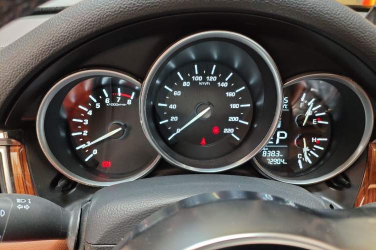 Used Zotye SR9 2017 2.0T Automatic Ultimate Edition Instrument Cluster