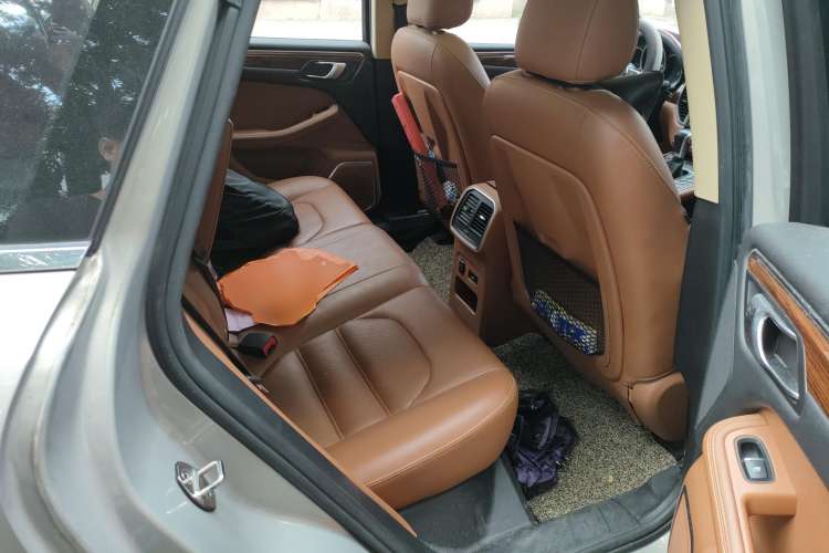 Used Zotye SR9 2017 2.0T Automatic Ultimate Edition Left Rear Seat