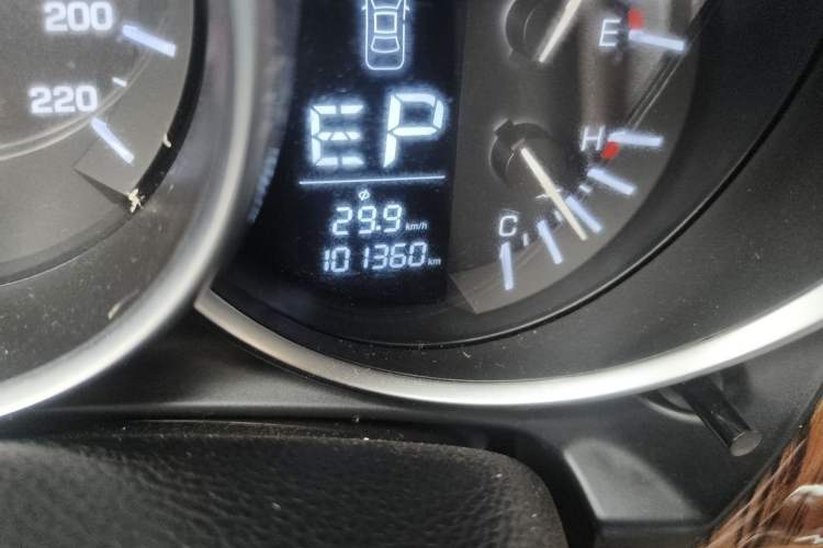 Used Zotye SR9 2017 2.0T Automatic Ultimate Light Edition Odometer Close Up