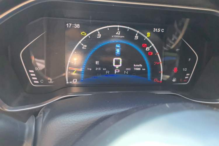 Used Zotye SR9 2017 2.0T Automatic Ultimate Dream Edition Odometer Close Up