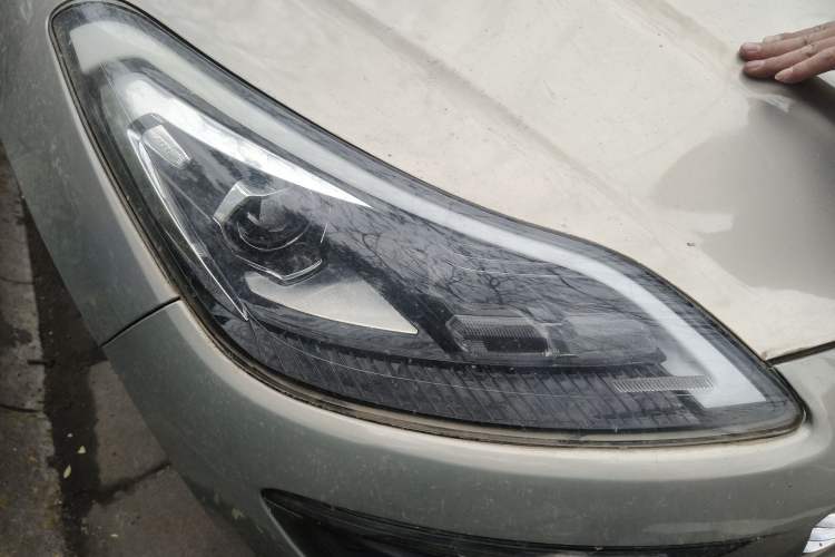 Used Zotye SR9 2017 2.0T Automatic Ultimate Light Edition Right Front Headlight