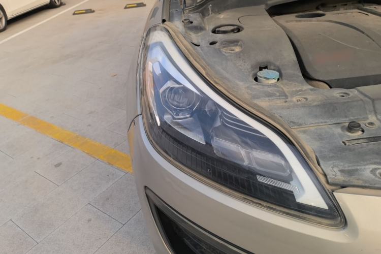 Used Zotye SR9 2017 2.0T Automatic Ultimate Dream Edition Right Front Headlight
