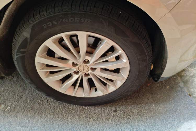 Used Zotye SR9 2017 2.0T Automatic Ultimate Edition Right Front Wheel Hub