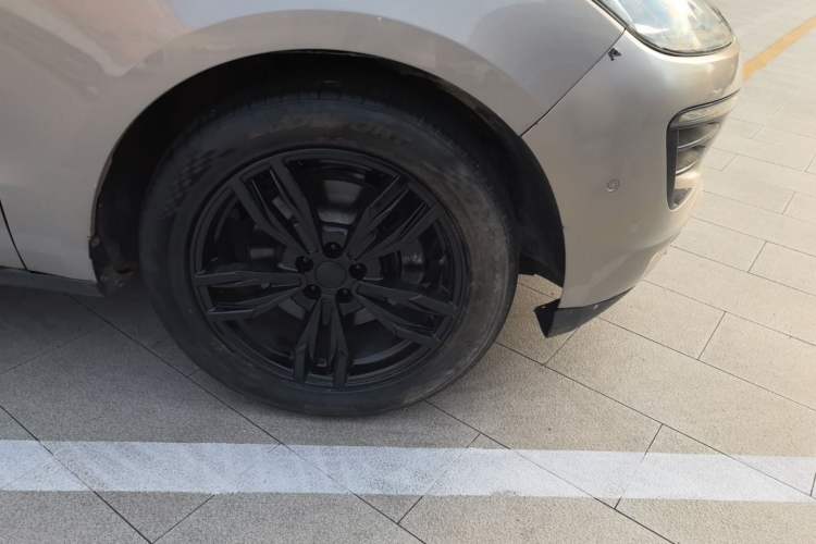 Used Zotye SR9 2017 2.0T Automatic Ultimate Dream Edition Right Front Wheel Hub