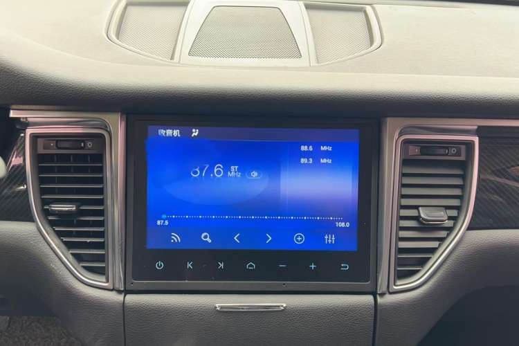 Used Zotye SR9 2017 2.0T Manual "Ultimate Road" Edition Audio And AC Panel