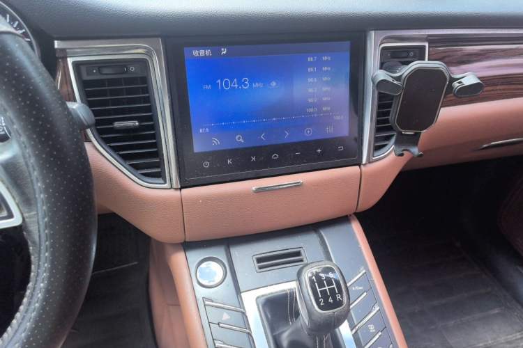 Used Zotye SR9 2017 2.0T Manual "Ultimate Road" Edition Audio And AC Panel
