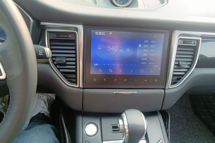 Used Zotye SR9 2017 2.0T Automatic Ultimate Dream Edition Audio And AC Panel