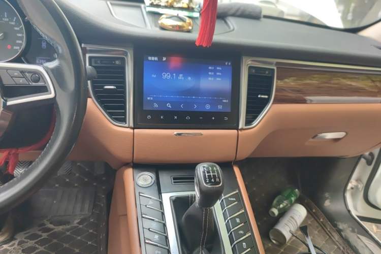 Used Zotye SR9 2017 2.0T Manual "Ultimate Light" Edition Audio And AC Panel