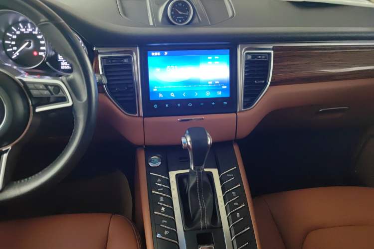 Used Zotye SR9 2017 2.0T Automatic Ultimate Edition Audio And AC Panel