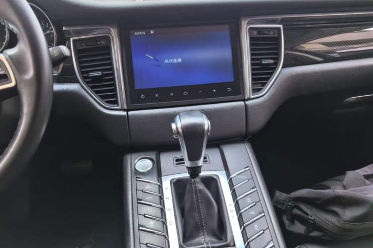 Used Zotye SR9 2017 2.0T Automatic Ultimate Road Edition Audio And AC Panel