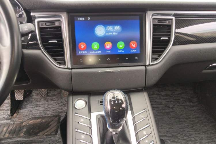 Used Zotye SR9 2017 2.0T Manual "Ultimate Road" Edition Audio And AC Panel