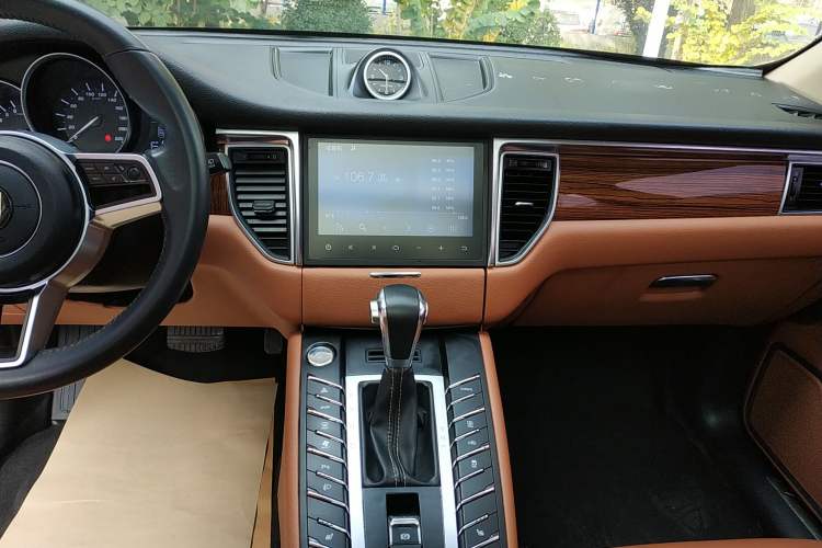 Used Zotye SR9 2017 2.0T Automatic Ultimate Edition Audio And AC Panel