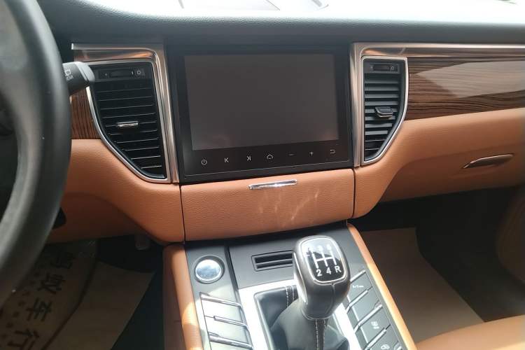 Used Zotye SR9 2017 2.0T Manual "Ultimate Road" Edition Audio And AC Panel
