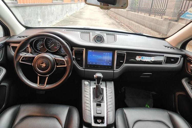 Used Zotye SR9 2017 2.0T Automatic Ultimate Edition Center Console