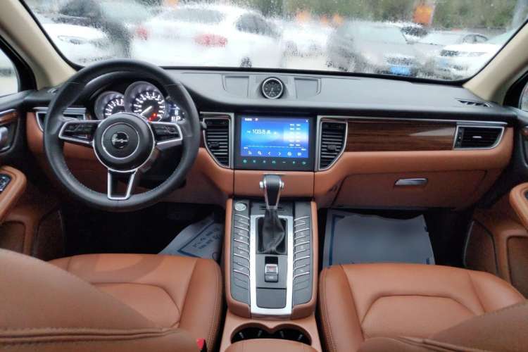 Used Zotye SR9 2017 2.0T Automatic Ultimate Edition Center Console