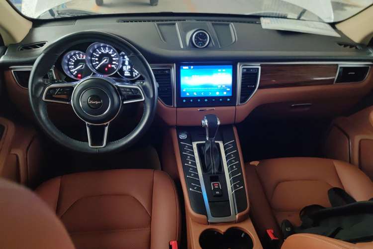 Used Zotye SR9 2017 2.0T Automatic Ultimate Edition Center Console