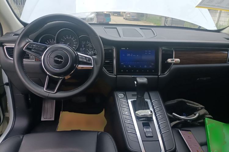 Used Zotye SR9 2017 2.0T Automatic Ultimate Light Edition Center Console