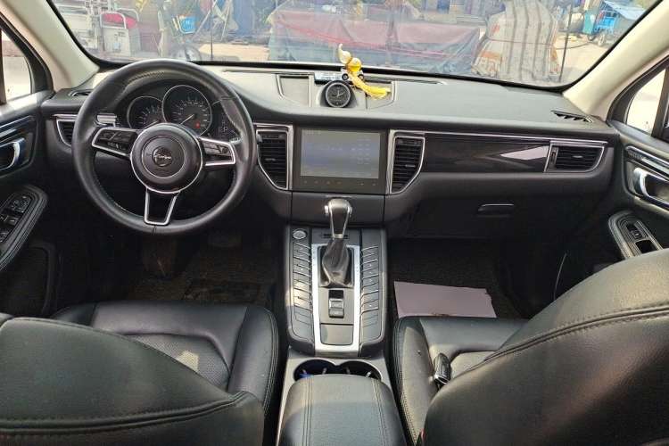 Used Zotye SR9 2017 2.0T Automatic Ultimate Edition Center Console