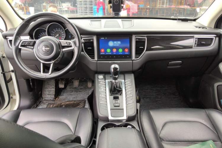 Used Zotye SR9 2017 2.0T Manual "Ultimate Road" Edition Center Console