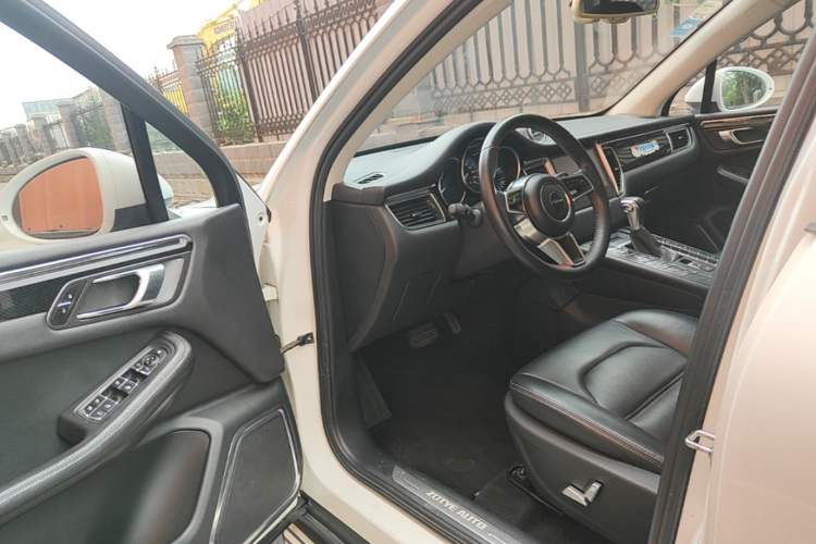 Used Zotye SR9 2017 2.0T Automatic Ultimate Edition Driver Seat