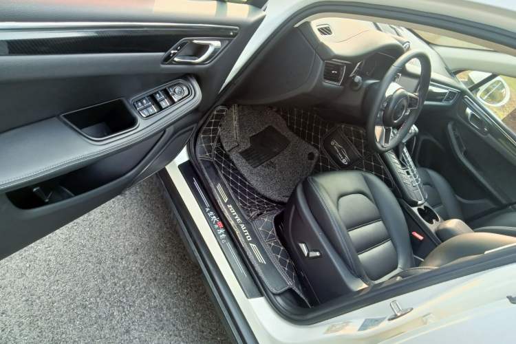 Used Zotye SR9 2017 2.0T Automatic Ultimate Dream Edition Driver Seat