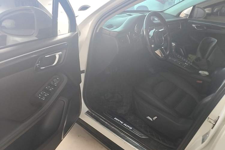 Used Zotye SR9 2017 2.0T Automatic Ultimate Edition Driver Seat
