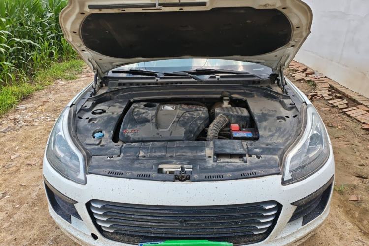 Used Zotye SR9 2017 2.0T Manual "Ultimate Road" Edition Engine Bay