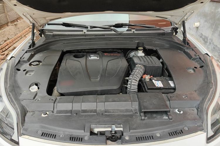 Used Zotye SR9 2017 2.0T Automatic Ultimate Edition Engine Bay
