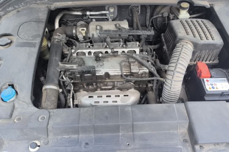 Used Zotye SR9 2017 2.0T Manual "Ultimate Road" Edition Engine Bay