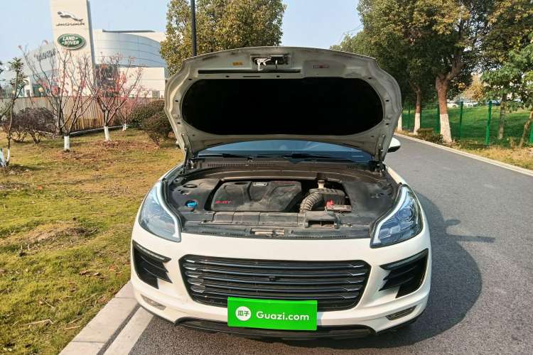 Used Zotye SR9 2017 2.0T Automatic Ultimate Dream Edition Engine Bay