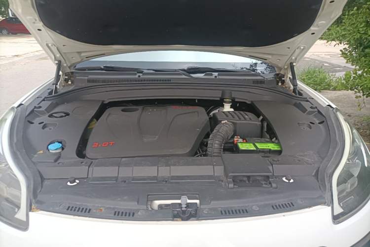 Used Zotye SR9 2017 2.0T Automatic Ultimate Light Edition Engine Bay