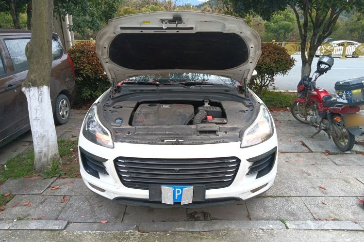 Used Zotye SR9 2017 2.0T Manual "Ultimate Light" Edition Engine Bay