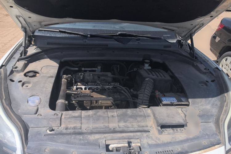 Used Zotye SR9 2017 2.0T Manual "Ultimate Light" Edition Engine Bay