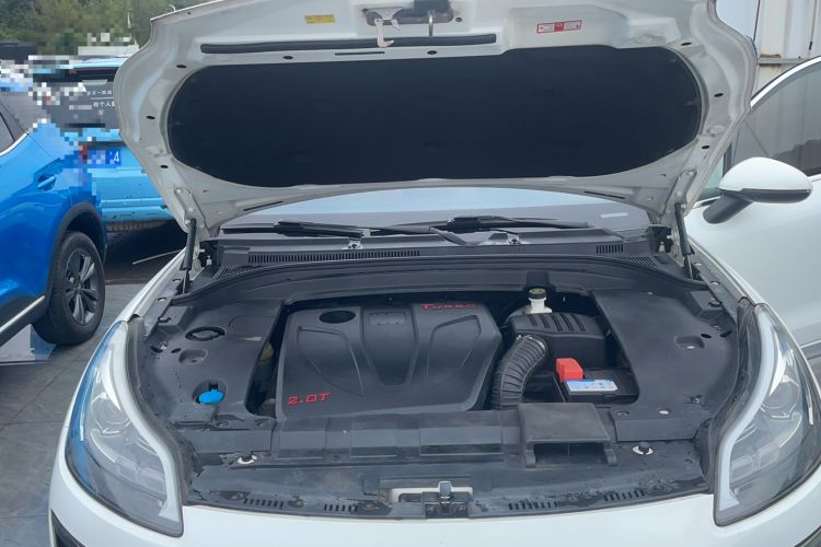 Used Zotye SR9 2017 2.0T Automatic Ultimate Road Edition Engine Bay